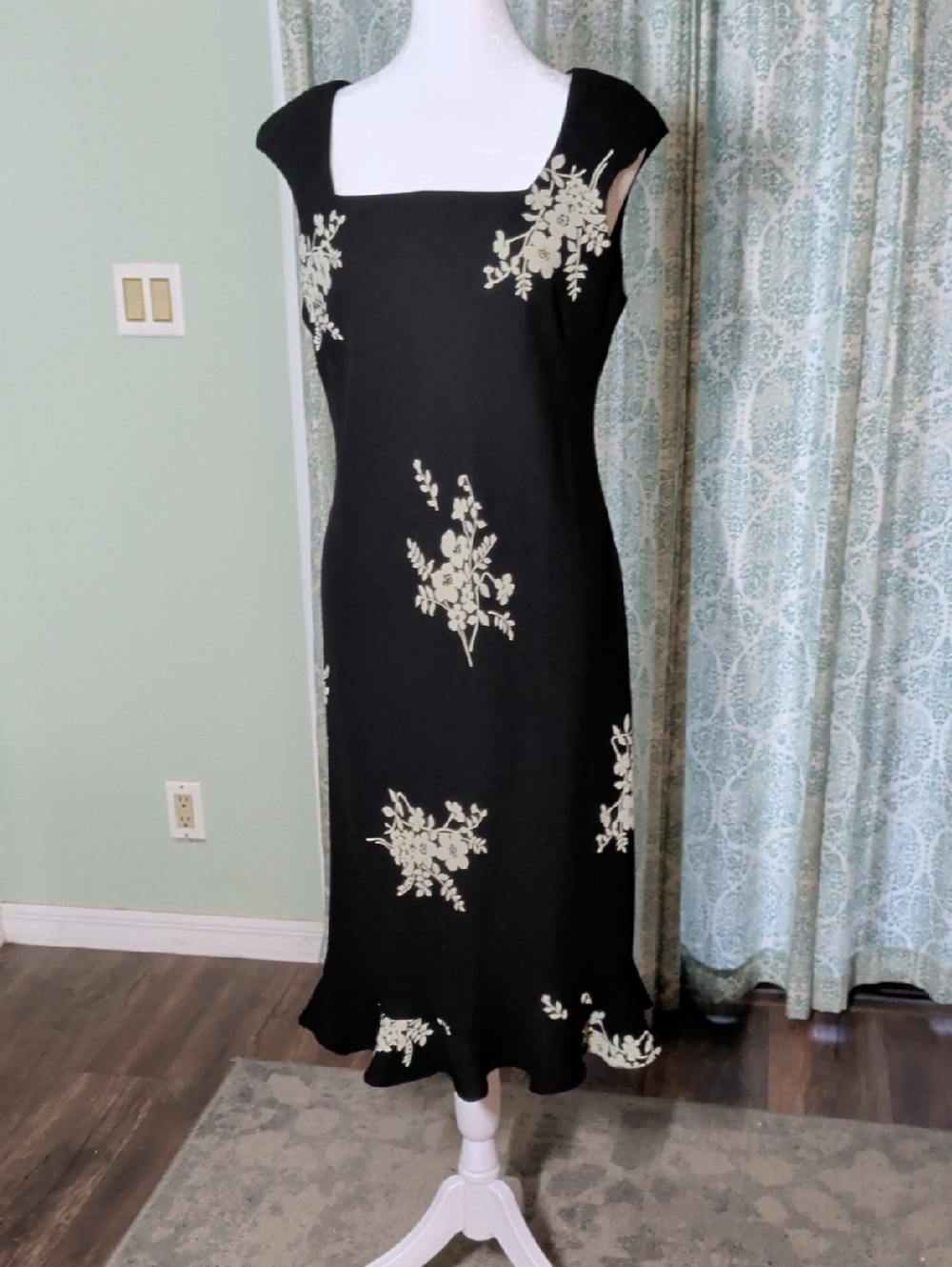 S.L. Fashions. Very Pretty Black Dress with Cream Floral Print